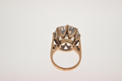 Lot 10 - 9ct gold dress ring set a large clear-coloured stone