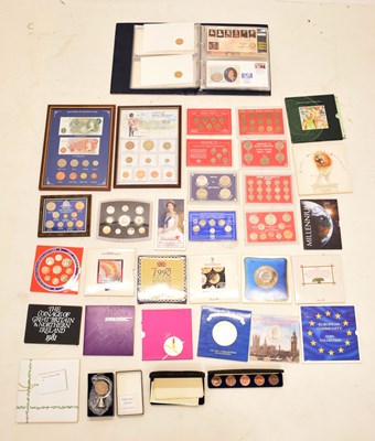 Lot 250 - Collection of GB and World coin packs etc