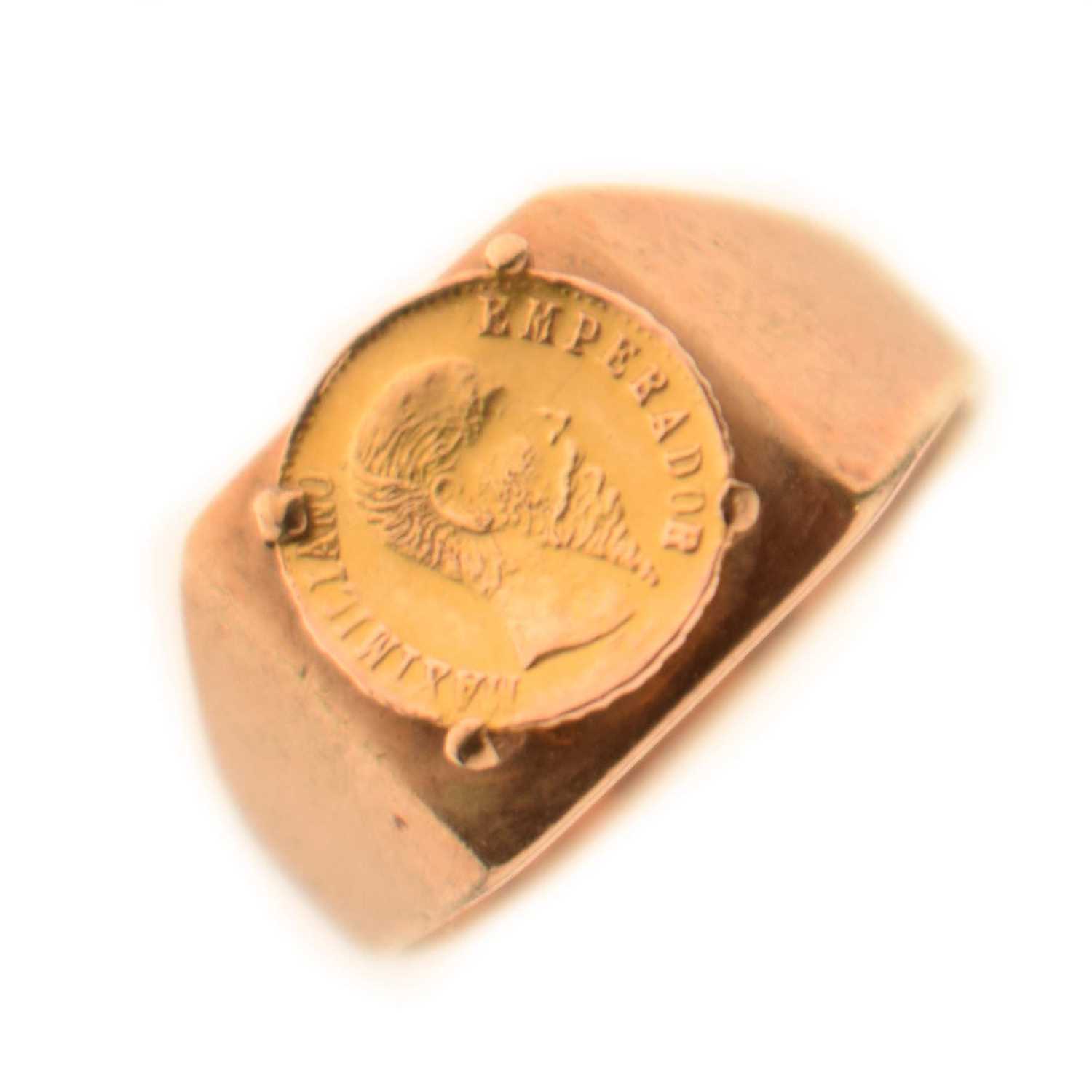 Lot 38 - 9ct gold signet ring inset a Mexican gold token