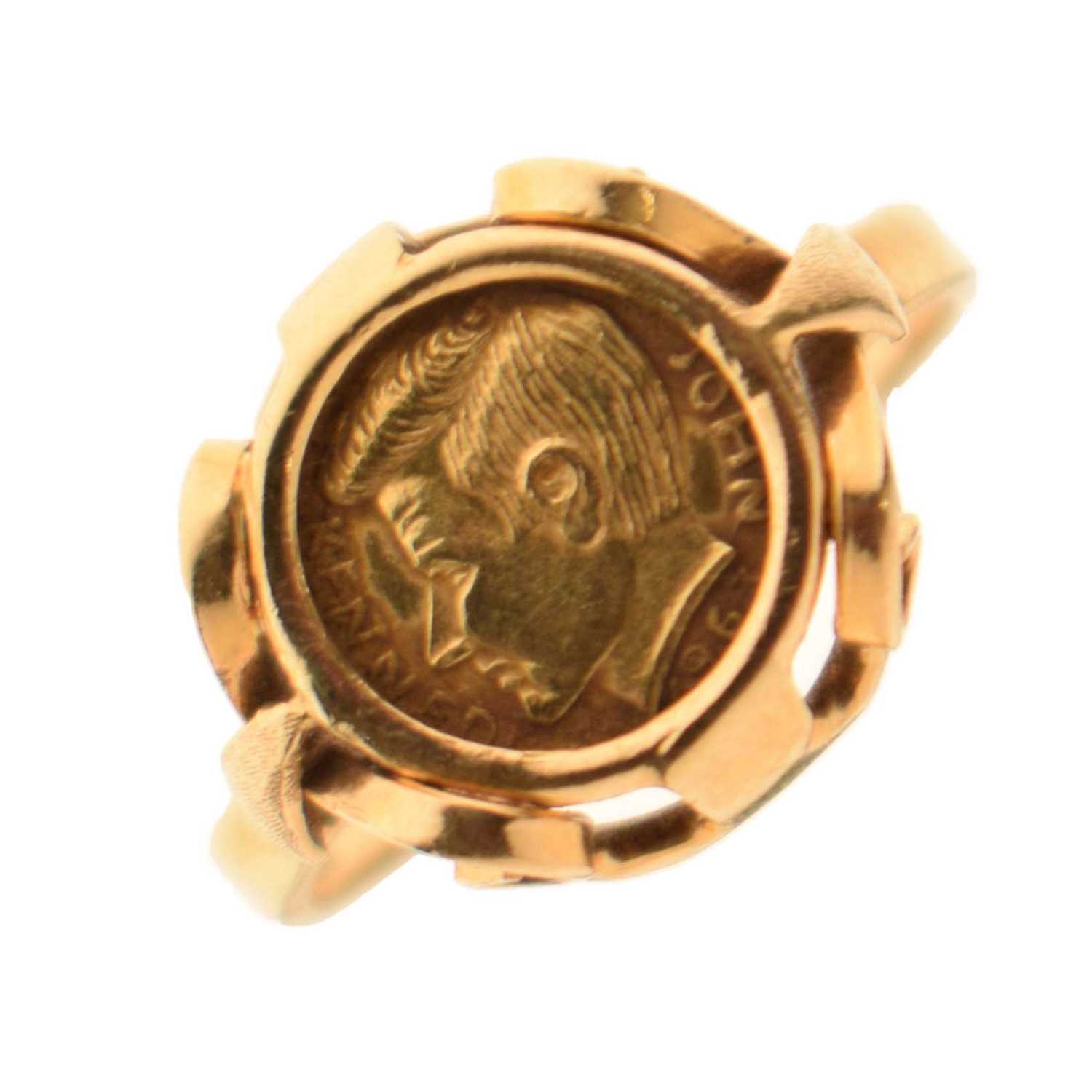 Lot 40 - Yellow metal signet ring inset a JFK token