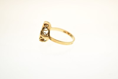 Lot 40 - Yellow metal signet ring inset a JFK token
