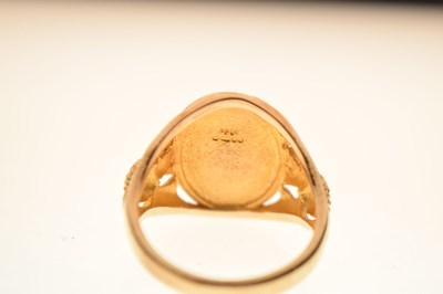 Lot 41 - 9ct gold signet ring depicting lion rampant