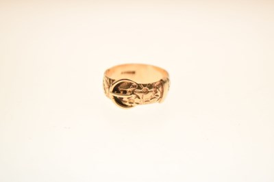 Lot 36 - 9ct gold buckle ring