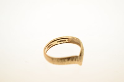 Lot 29 - Three 9ct gold rings (3)