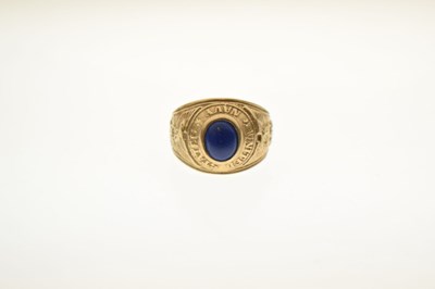 Lot 15 - United States Navy 9ct gold ring