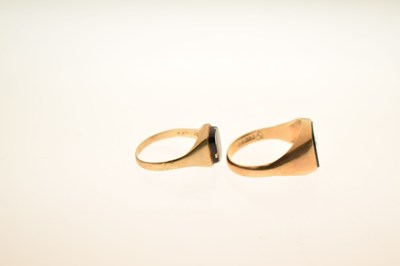 Lot 30 - Two black onyx 9ct gold signet rings