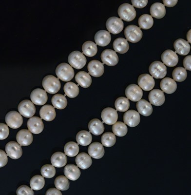 Lot 100 - Long string of cultured freshwater pearls