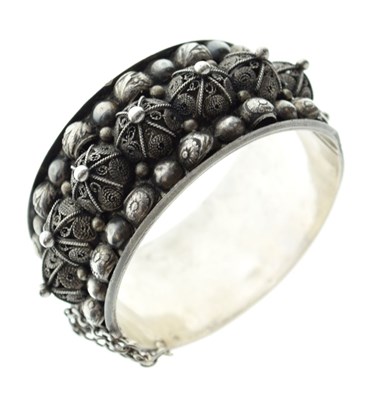 Lot 86 - Tribal white metal bangle, 76g approx