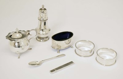 Lot 198 - Mixed group of silver to include: a George V silver pepperette, etc