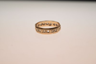 Lot 33 - Yellow metal eternity ring (a/f)