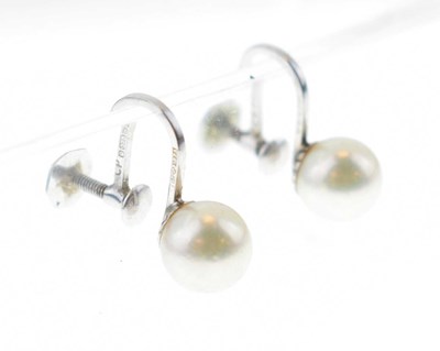 Lot 131 - Pair of cultured pearl ear studs