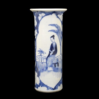 Lot 446 - Chinese porcelain blue and white sleeve vase