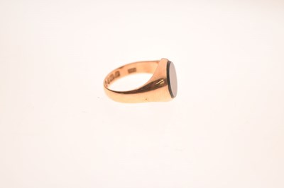 Lot 4 - Edwardian 18ct gold bloodstone signet ring