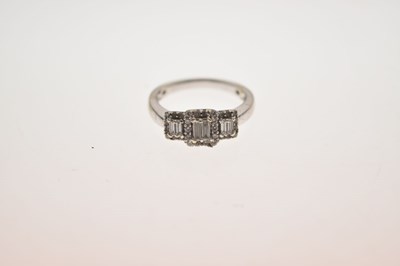 Lot 1 - Fancy cut diamond cluster ring