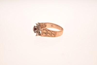 Lot 5 - 9ct gold garnet and diamond cluster ring