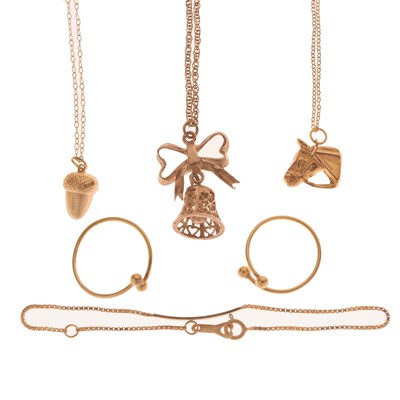 Lot 151 - Assorted 9ct gold pendants, etc