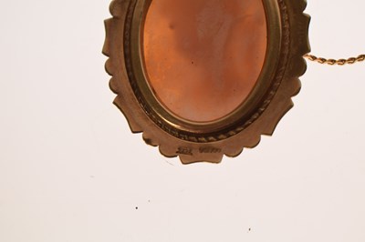 Lot 73 - 9ct gold shell cameo pendant