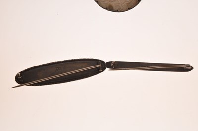 Lot 28 - Assorted silver jewellery, etc
