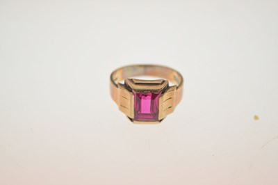 Lot 14 - Yellow metal gem set dress ring