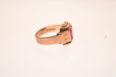 Lot 14 - Yellow metal gem set dress ring