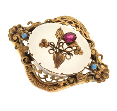 Lot 19 - Victorian agate panel brooch
