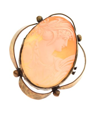 Lot 18 - Shell cameo brooch