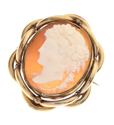Lot 22 - Victorian shell cameo brooch