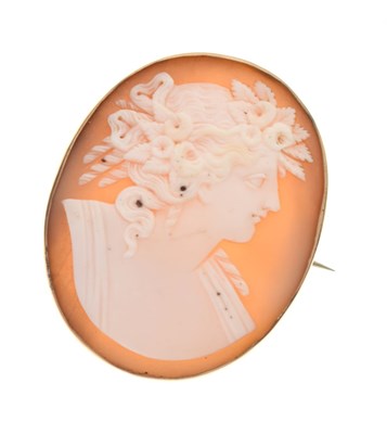Lot 29 - Victorian shell cameo brooch