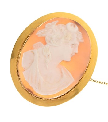 Lot 81 - Shell cameo brooch of Diana