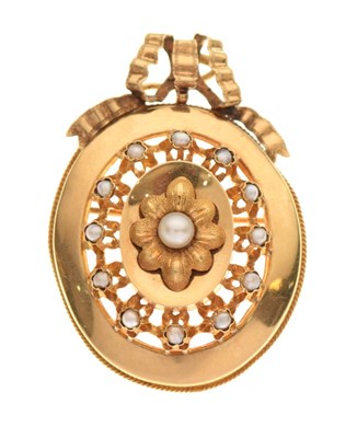 Lot 94 - 19th Century seed pearl set gold pendant / brooch