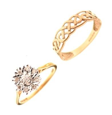 Lot 20 - 18ct gold illusion set diamond cluster ring