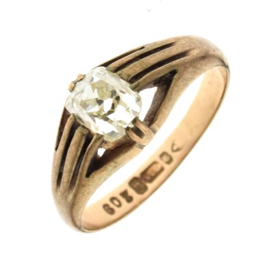 Lot 7 - Single stone diamond set 9ct gold ring