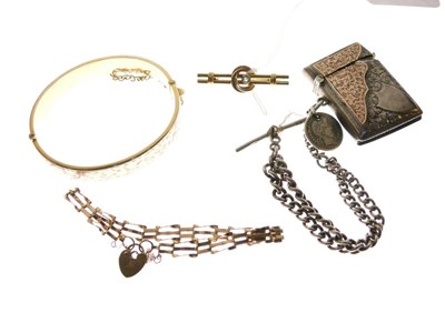 Lot 39 - Yellow metal bar brooch
