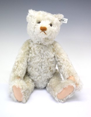 Lot 404 - Steiff  - Limited edition '1911 replica teddy bear' 406645