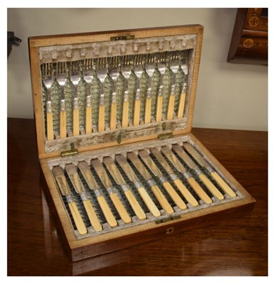Lot 590 - Mahogany-cased plated flatware