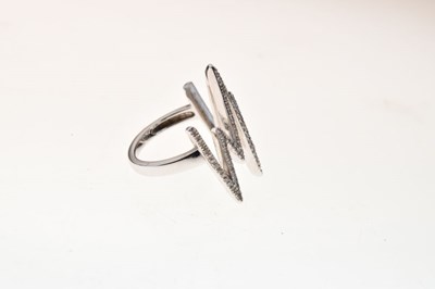 Lot 42 - ESSY - Diamond set 'Heartbeat' ring