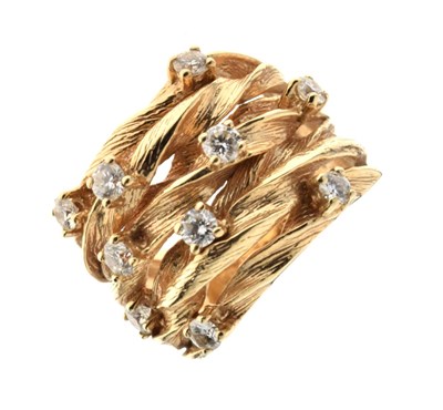 Lot 14 - ESSY - Ten stone diamond dress ring