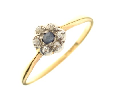 Lot 8 - '18ct' diamond and sapphire cluster ring