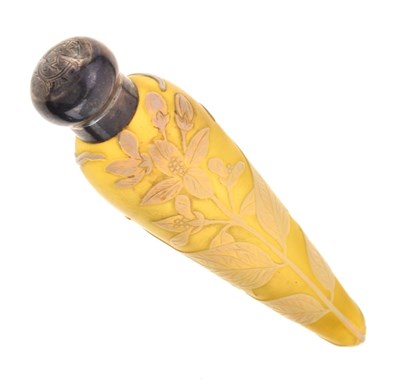 Lot 441 - Victorian silver mounted cameo glass scent bottle in the manner of Thomas Webb