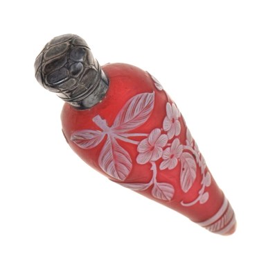 Lot 440 - Victorian silver mounted cameo glass scent bottle in the manner of Thomas Webb