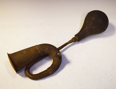 Lot 250 - Early car horn