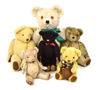 Lot 411 - Quantity of vintage bears