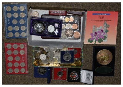 Lot 136 - Quantity of loose GB and World coinage together with a number of associated items