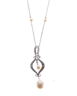Lot 52 - Cultured pearl and diamond pendant