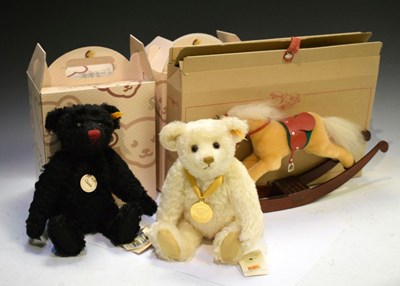 Lot 405 - Steiff - Three boxed blush items