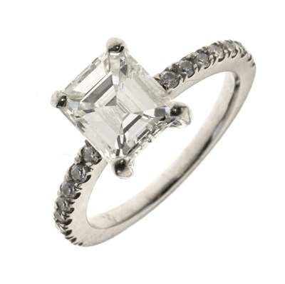 Lot 13 - Fine quality diamond ring, principal stone assessed as 2.01cts