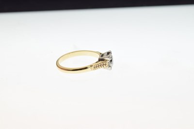 Lot 1 - Diamond single stone ring