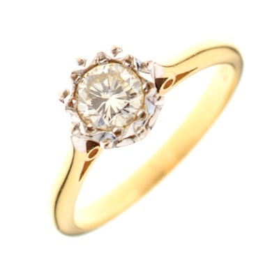 Lot 4 - Yellow metal solitaire diamond ring