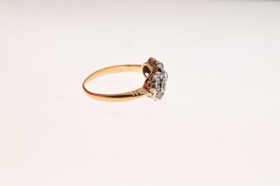 Lot 14 - Late Victorian diamond triple cluster ring