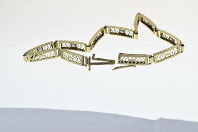 Lot 37 - Sapphire set bracelet